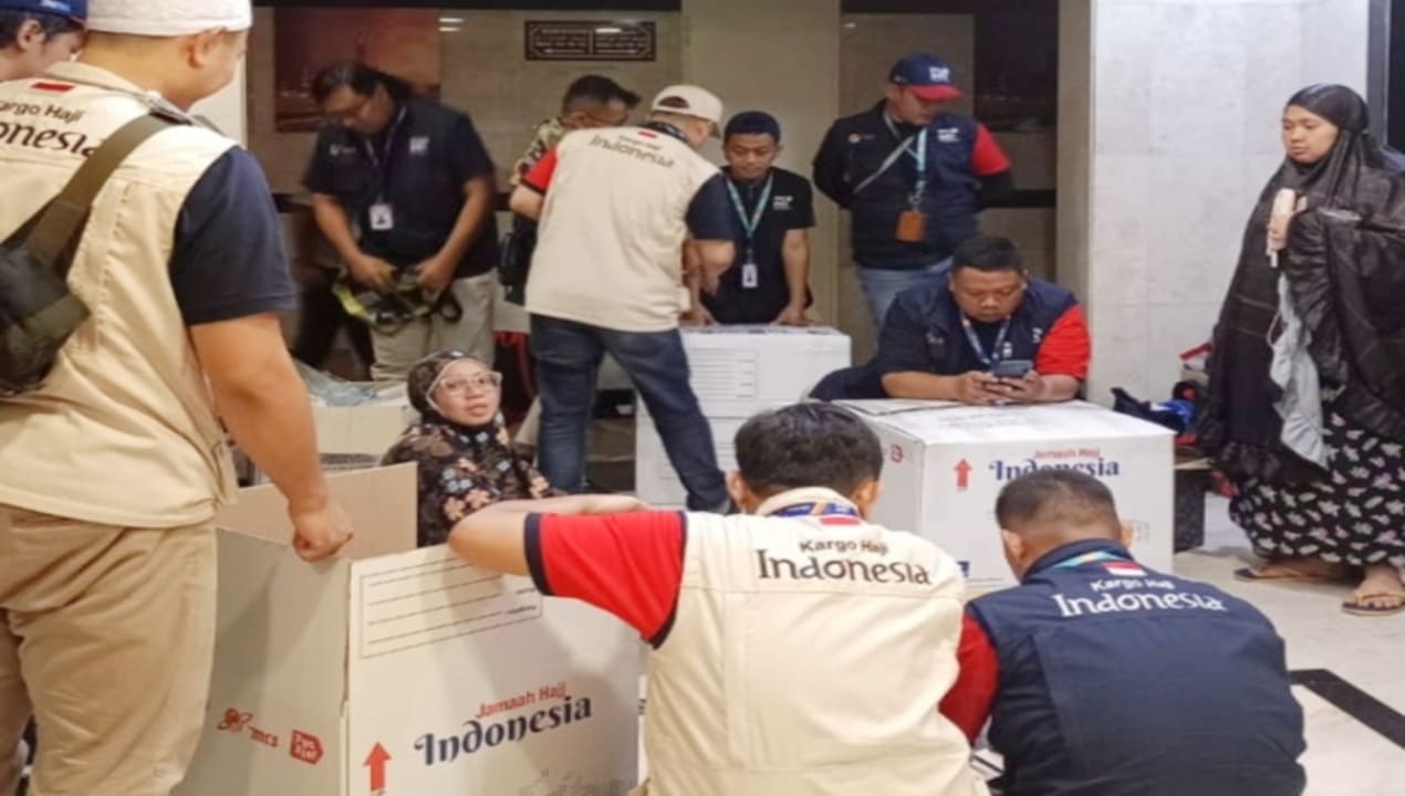 Pos Indonesia Angkut 105 Ton Oleh-Oleh Jemaah Haji