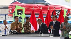 Revolusi Energi Prabowo Resmikan Pabrik Baterai Terbesar Asia