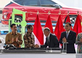 Revolusi Energi Prabowo Resmikan Pabrik Baterai Terbesar Asia