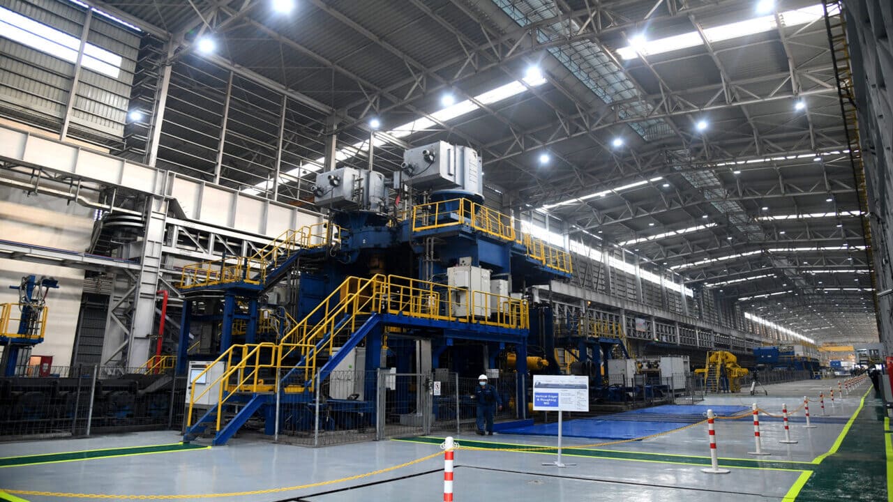 Impor Baja Ancam Industri Nasional, Pabrik Besar Serentak Tutup di Tahun 2025